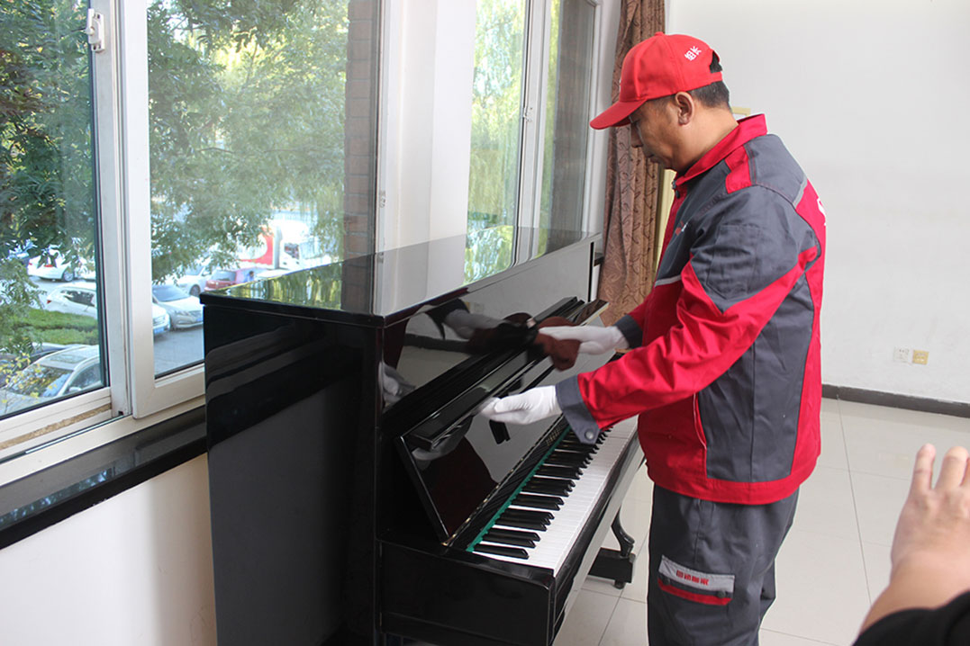 專業鋼琴搬運 義烏喬喜搬家公司專業鋼琴搬運現場